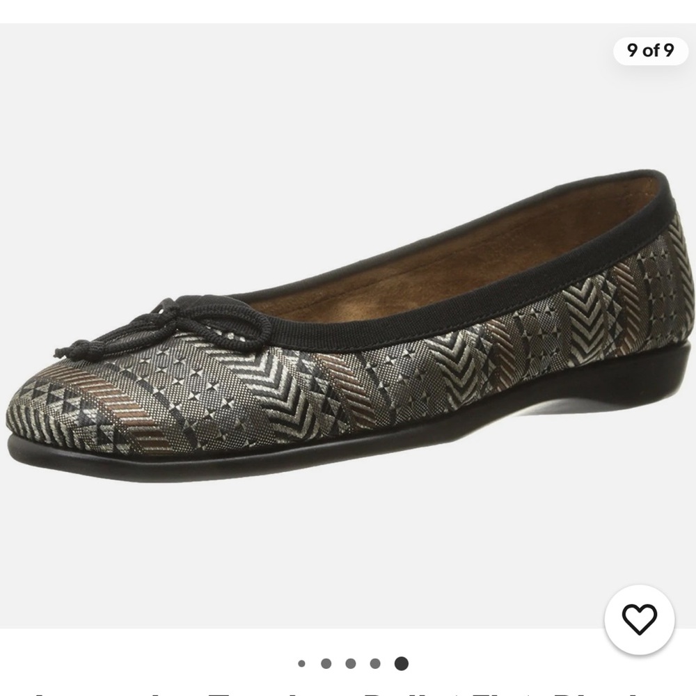Aerosols Teashop Leather Women’s Black and Tan Women's Flats